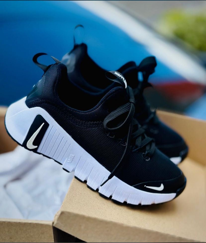 NIKE FREE METCON